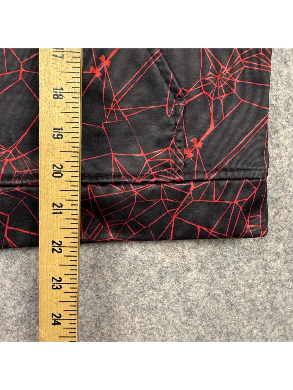 Under armour Youth Loose Hoodie Black Red Spider Web Size Medium YMD 785 - Picture 4 of 6